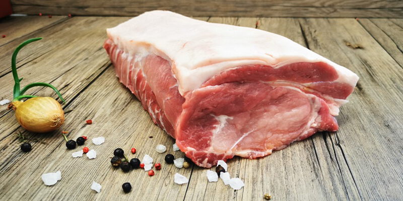 Schweine-Rücken mit Speck, ohne Schwarte